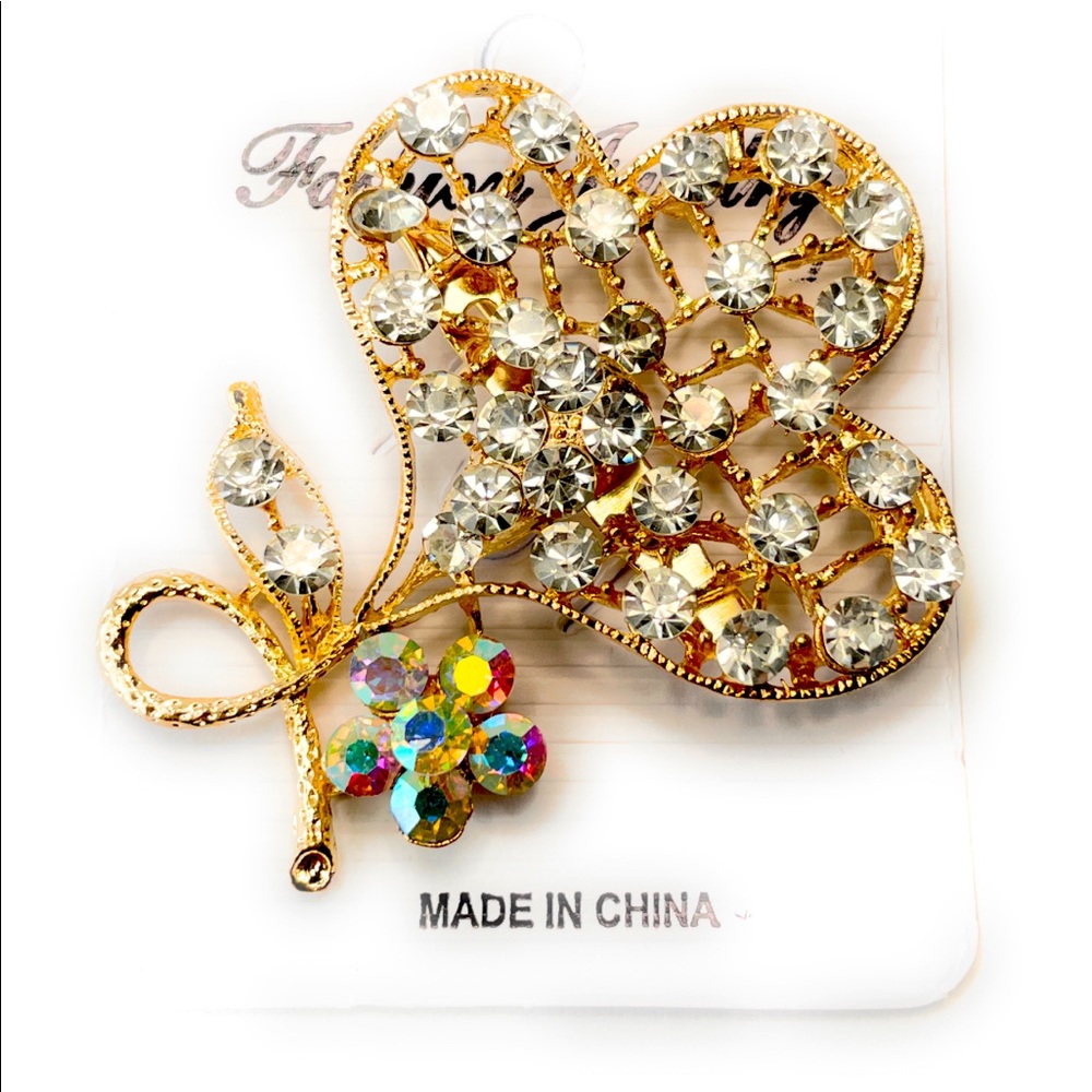 NEW Beautiful Brooch